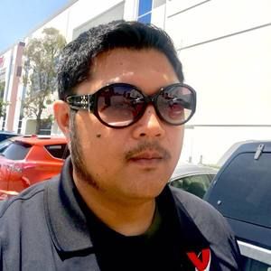 Meet your Posher, Alexes